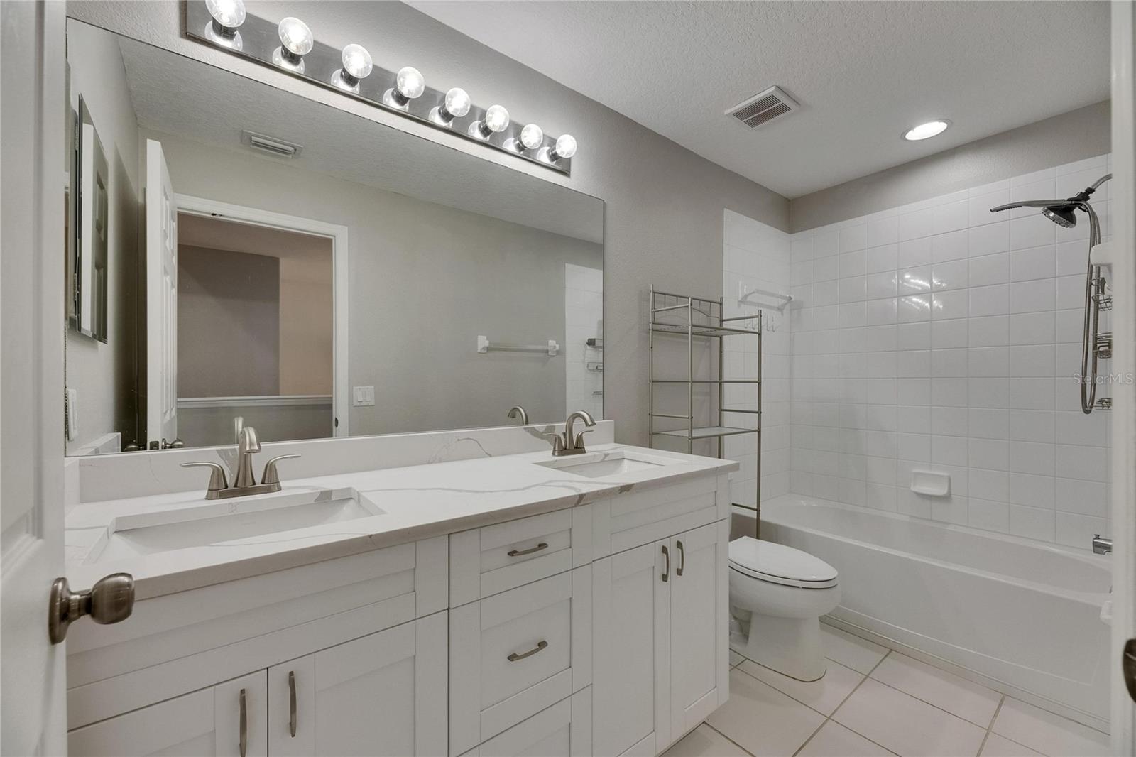 1806 MIRA LAGO CIR, RUSKIN, FL, 33570