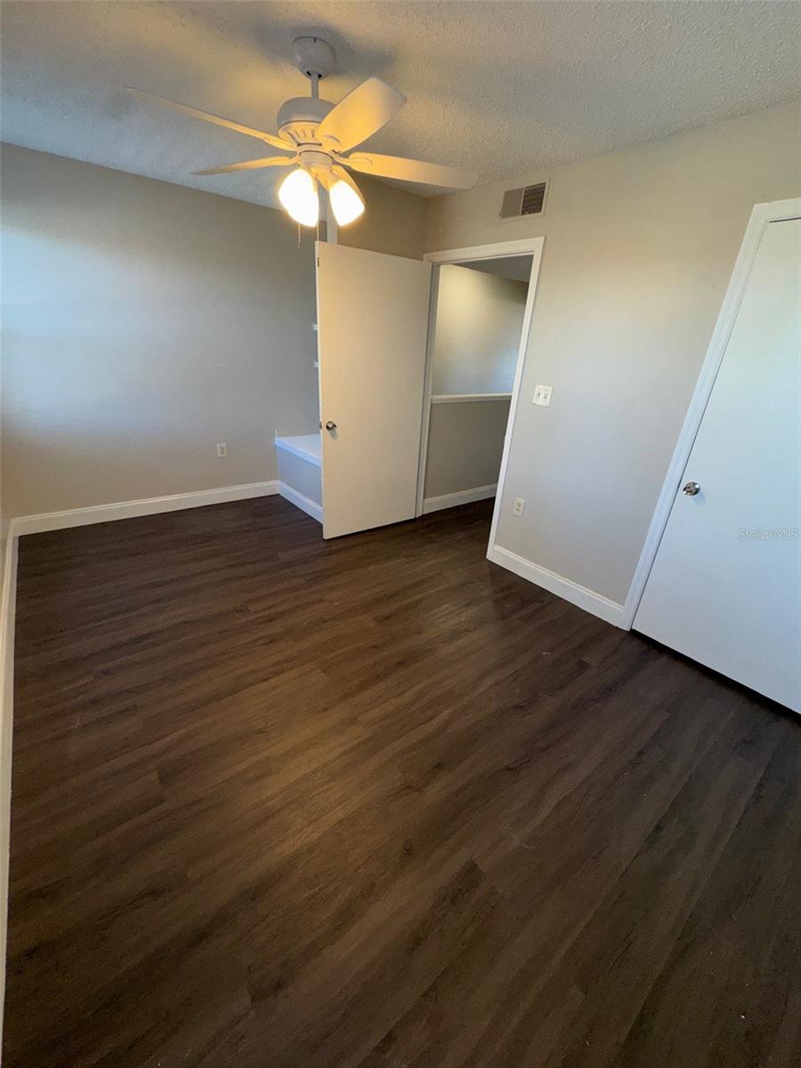 1189-1189 BENTLEY RD #4, LEESBURG, FL, 34748