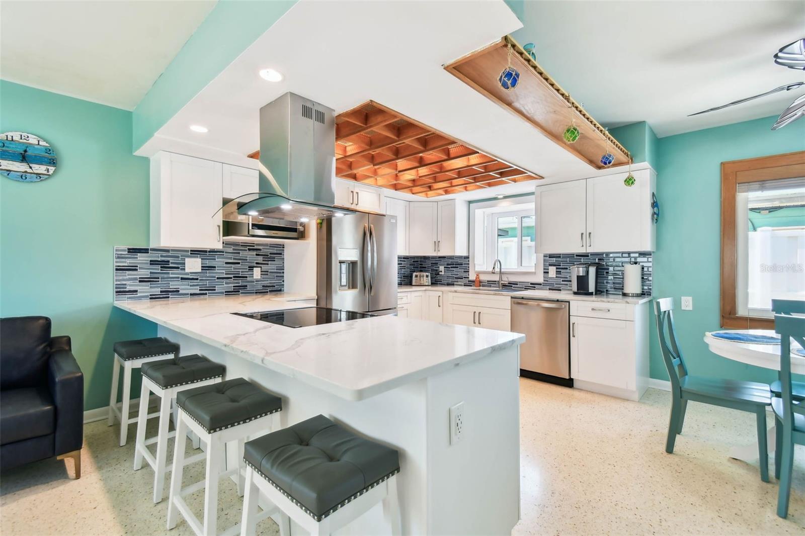 18102 2ND ST E, REDINGTON SHORES, FL, 33708