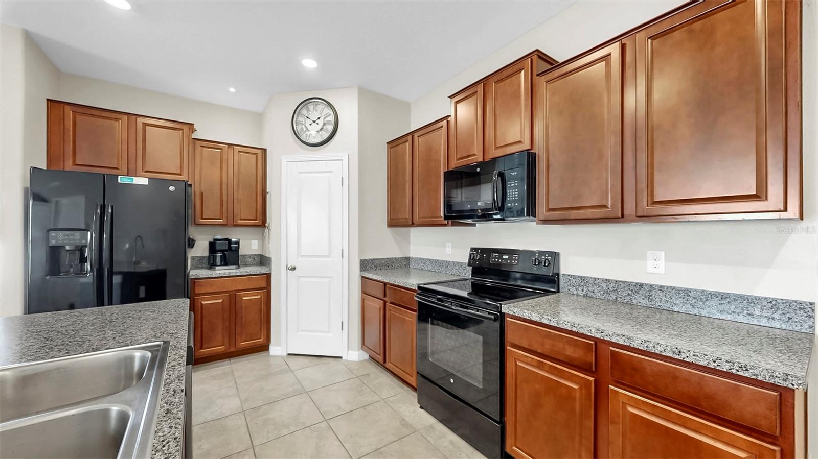 11208 LELAND GROVES DR, RIVERVIEW, FL, 33579