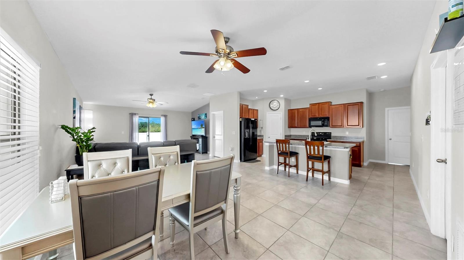 11208 LELAND GROVES DR, RIVERVIEW, FL, 33579