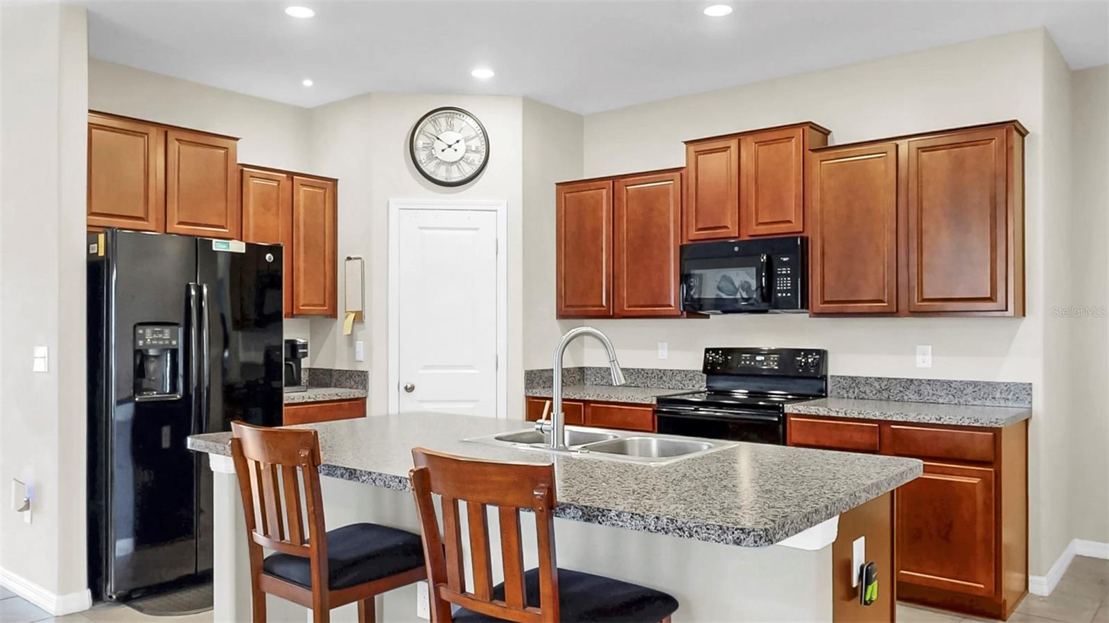 11208 LELAND GROVES DR, RIVERVIEW, FL, 33579