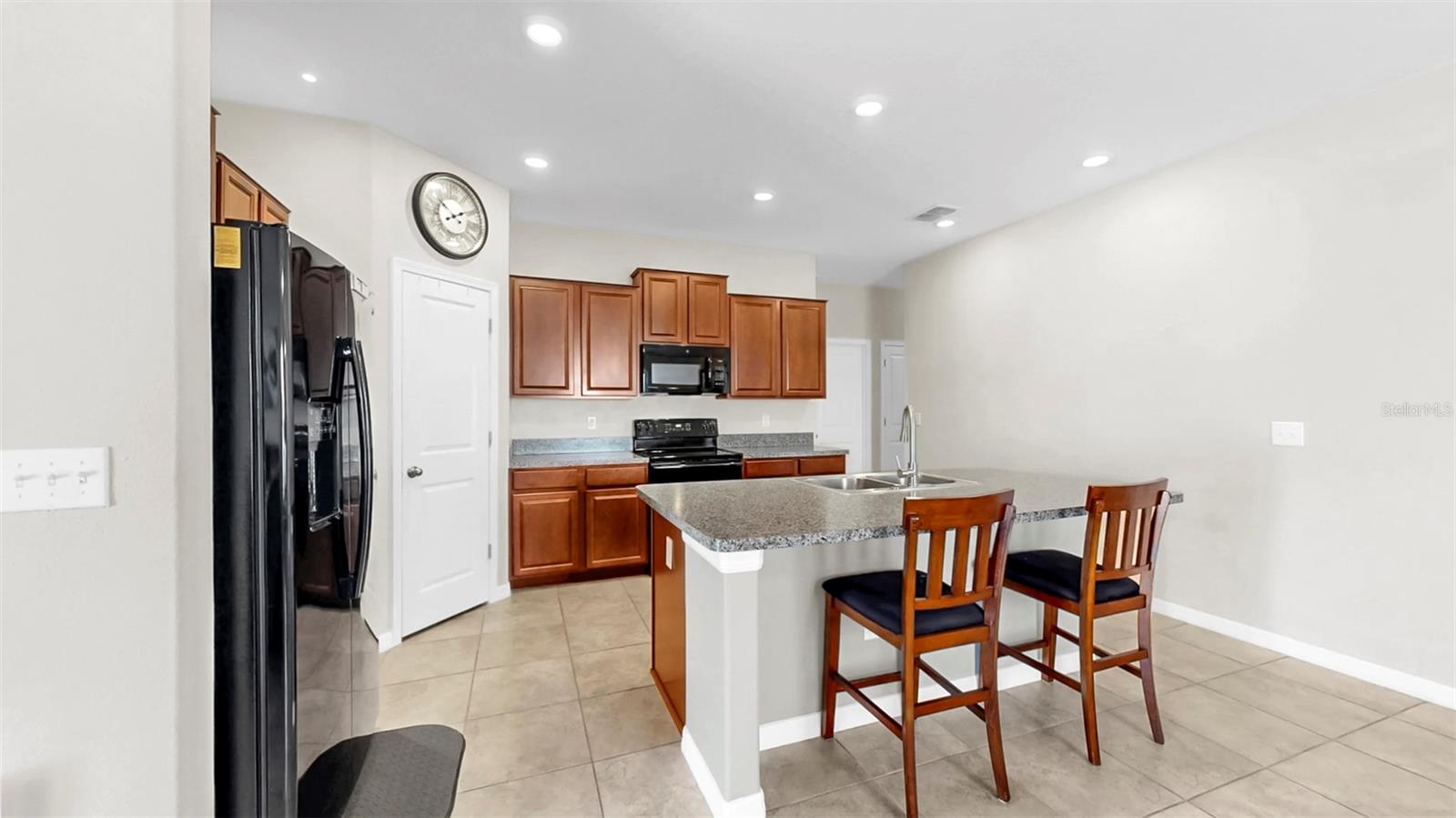 11208 LELAND GROVES DR, RIVERVIEW, FL, 33579