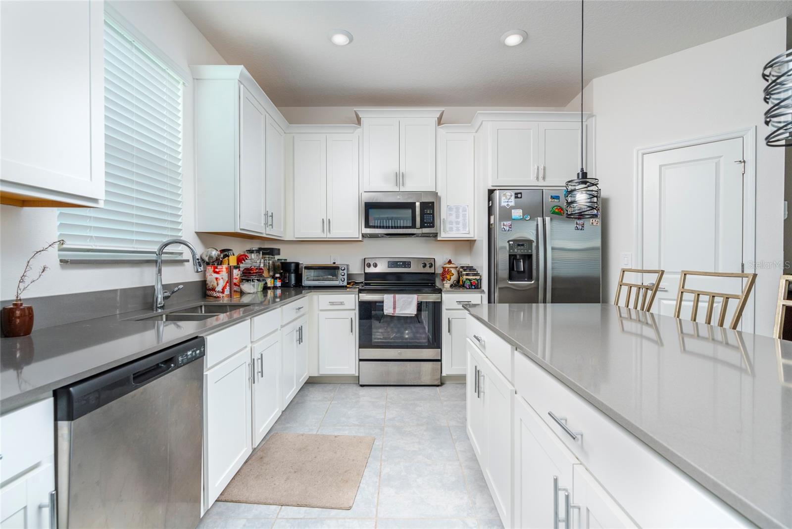 853 LAUREL VIEW WAY, GROVELAND, FL, 34736