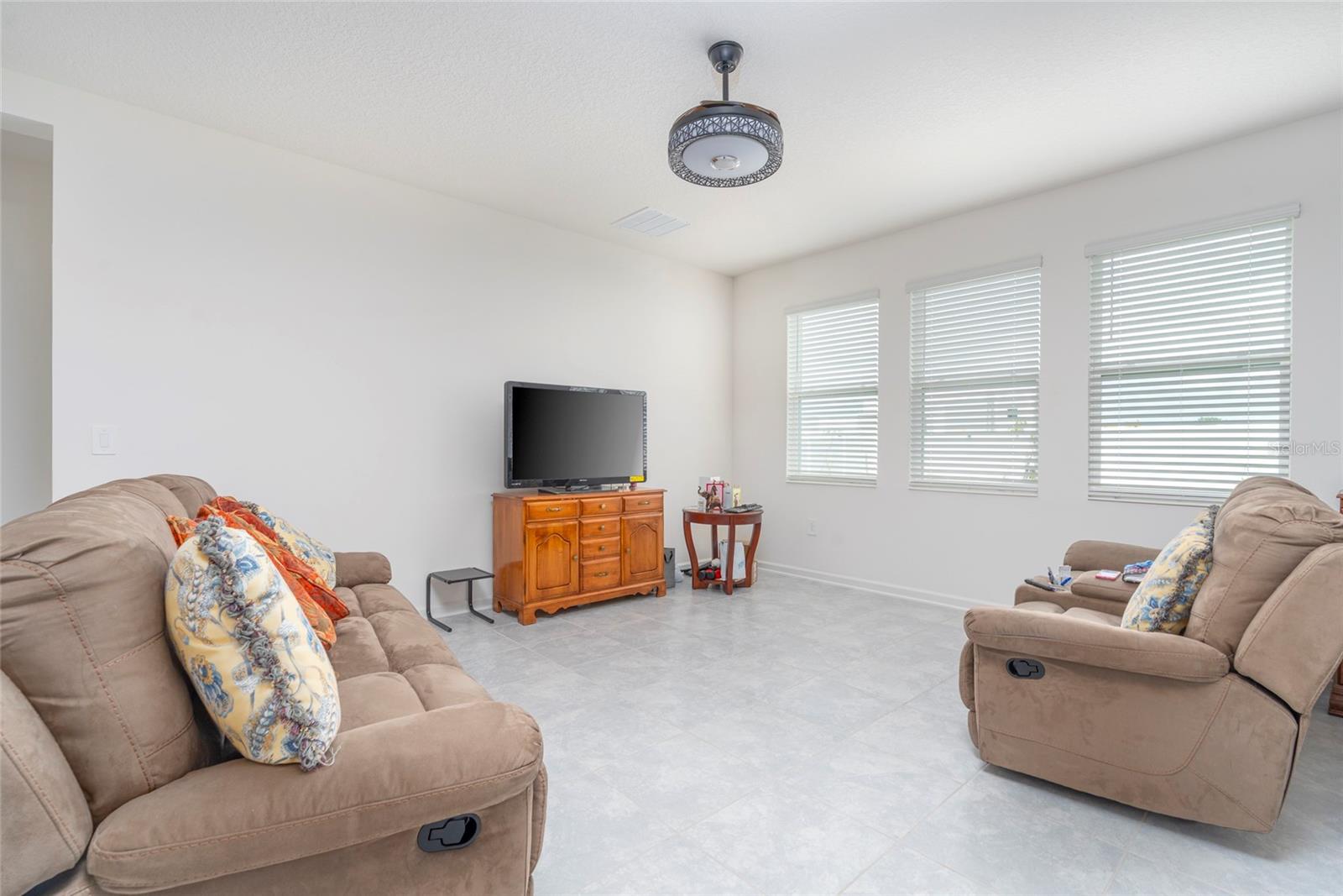 853 LAUREL VIEW WAY, GROVELAND, FL, 34736