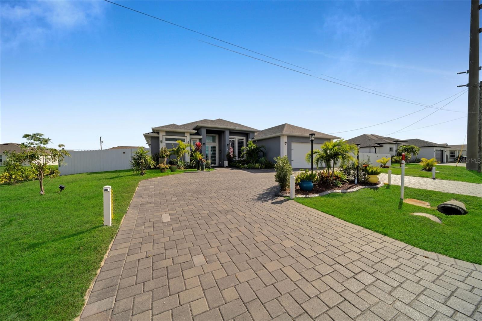 1214 EMBERS PKWY W, CAPE CORAL, FL, 33993
