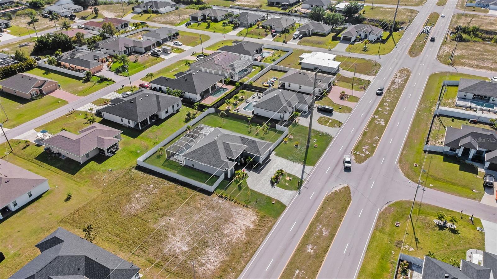 1214 EMBERS PKWY W, CAPE CORAL, FL, 33993