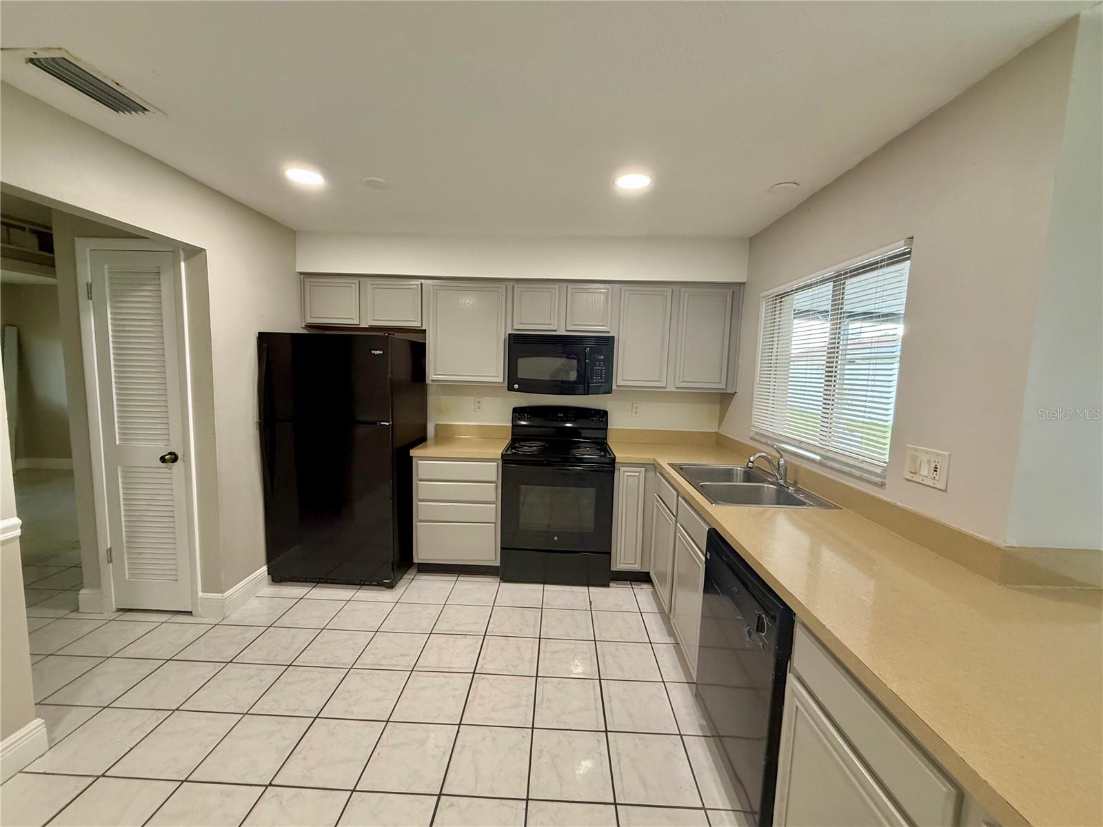 11612 PAINTED HILLS LN, TAMPA, FL, 33624