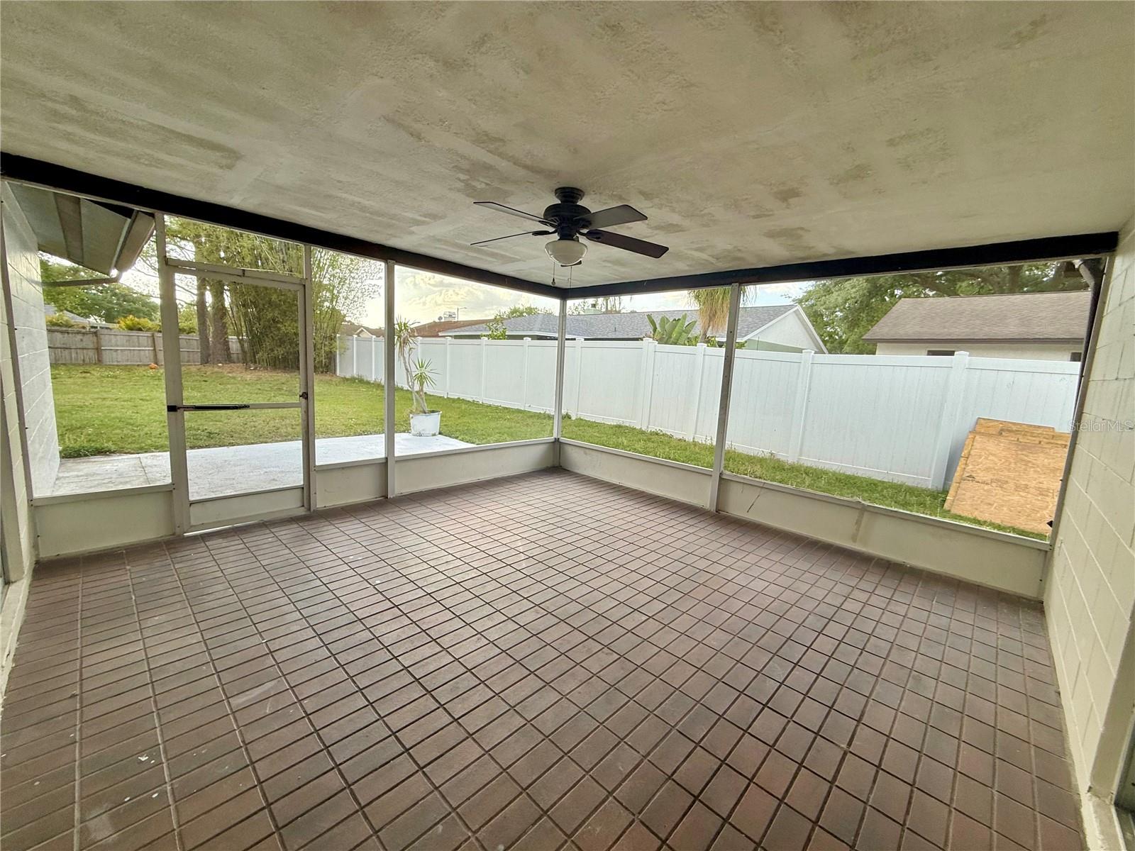 11612 PAINTED HILLS LN, TAMPA, FL, 33624