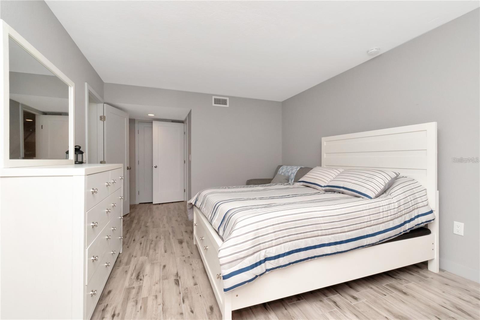 10351 REGAL DR #8, LARGO, FL, 33774
