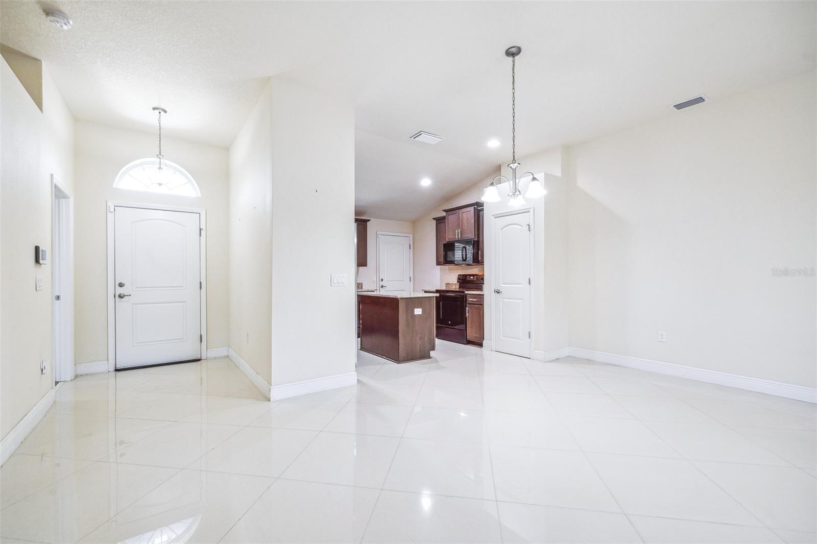 404 RIO GRANDE CT, POINCIANA, FL, 34759