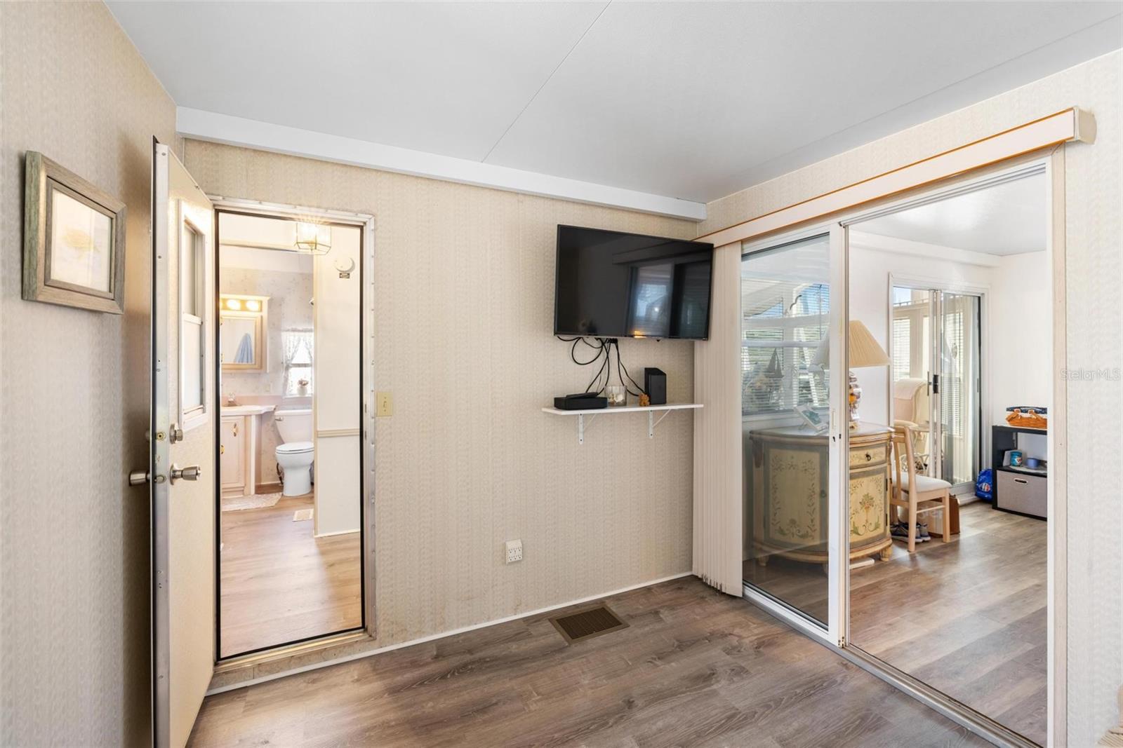 N6138327 Property Photo