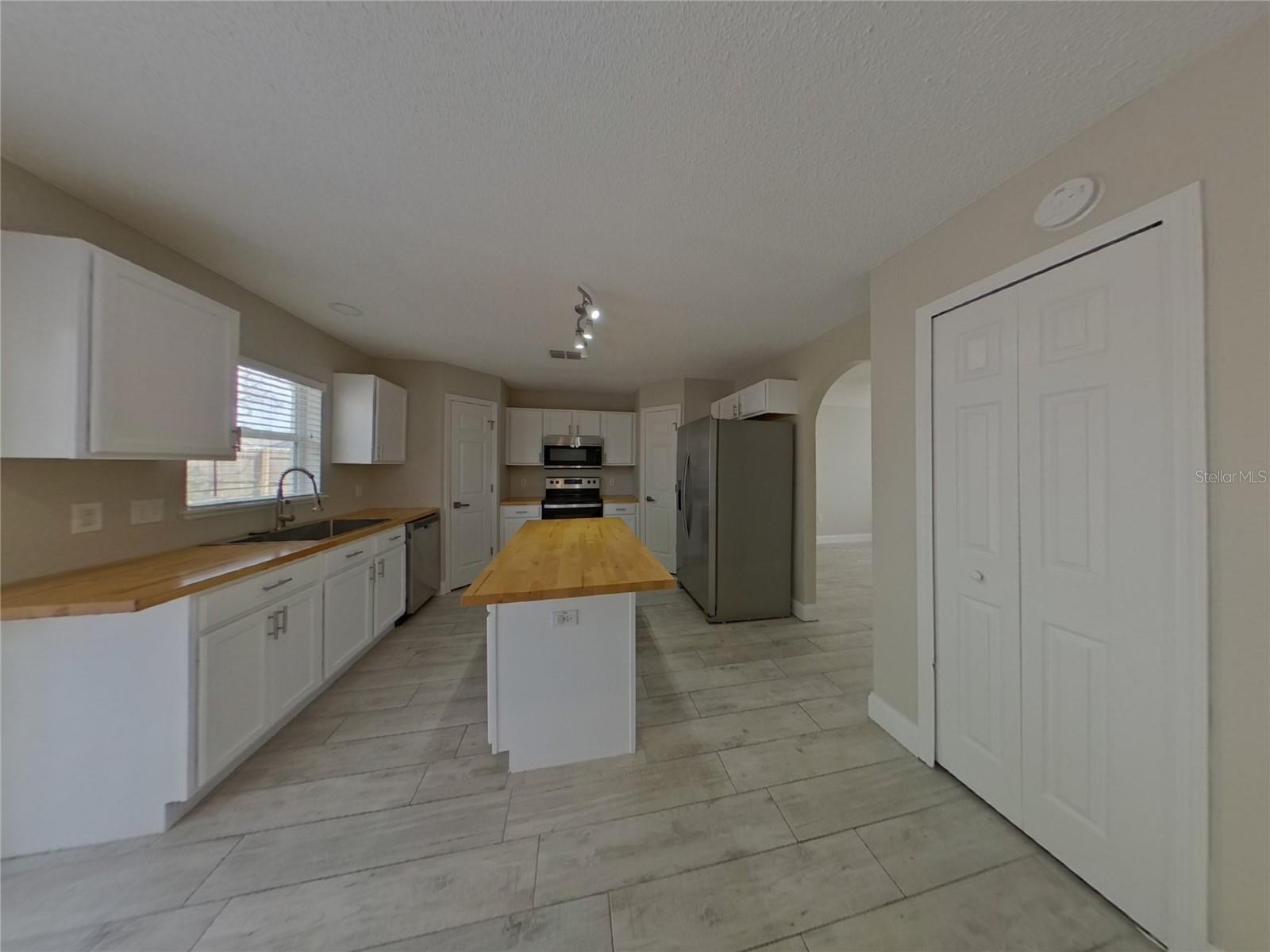 1215 BARDAHL AVE, SPRING HILL, FL, 34609