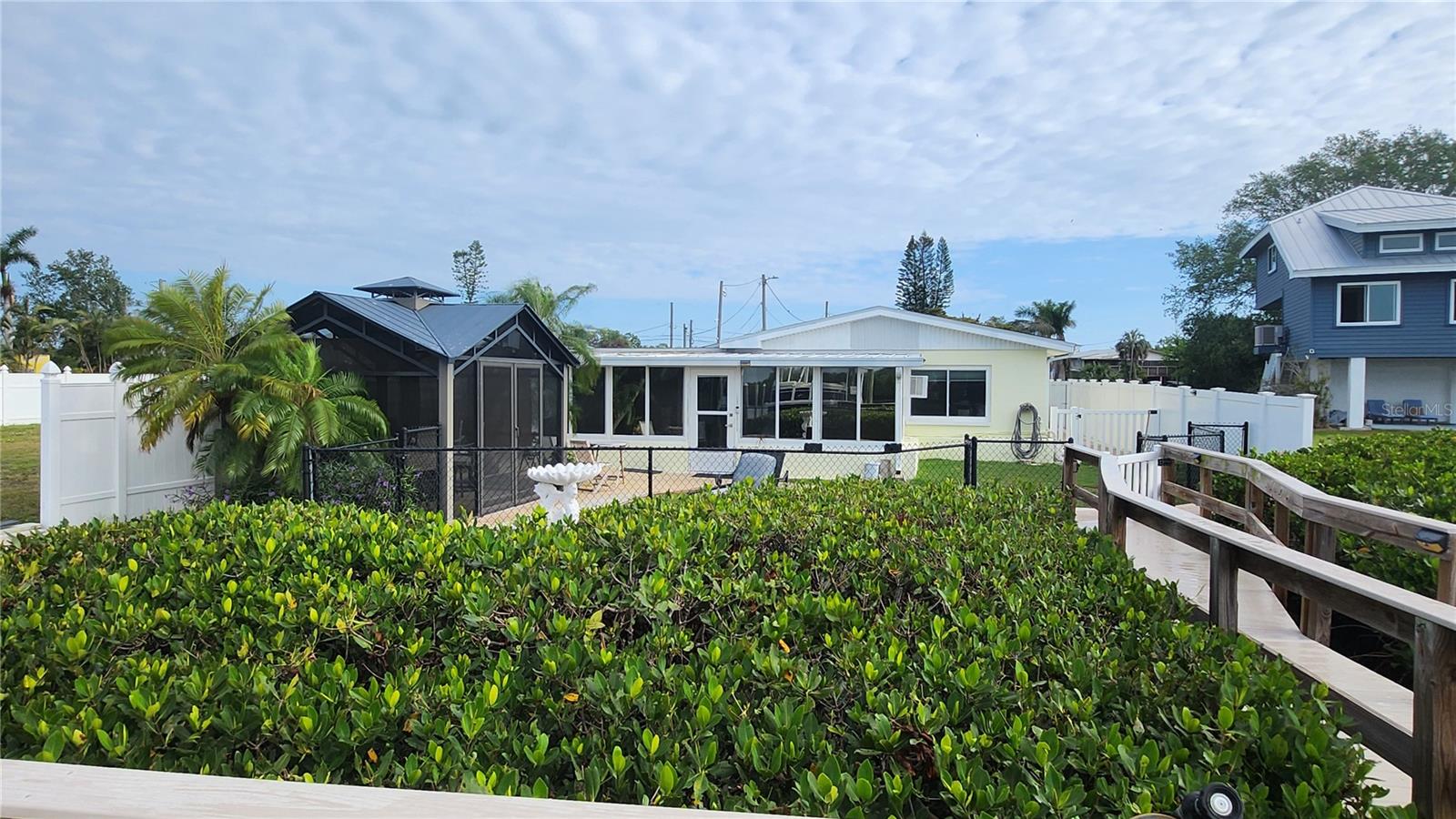 3302 W SHELL POINT RD, RUSKIN, FL, 33570