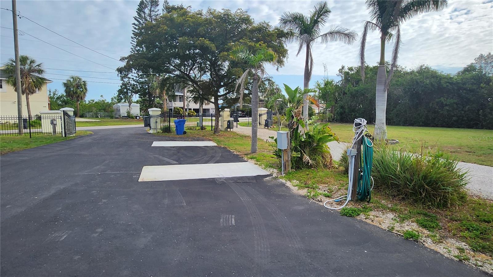 3302 W SHELL POINT RD, RUSKIN, FL, 33570