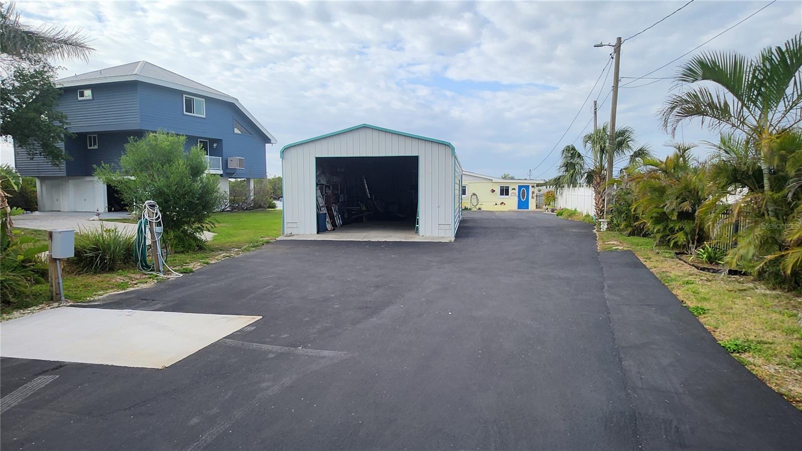 3302 W SHELL POINT RD, RUSKIN, FL, 33570