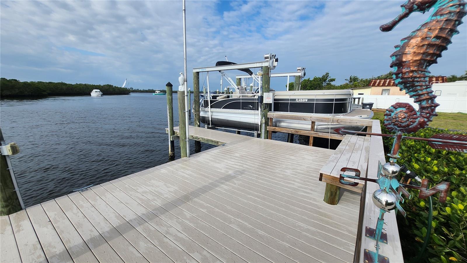 3302 W SHELL POINT RD, RUSKIN, FL, 33570