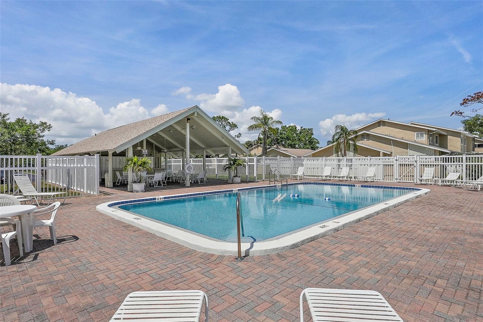 6490 CAPE HATTERAS WAY NE #4, ST PETERSBURG, FL, 33702