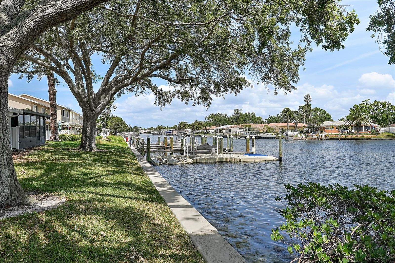 6490 CAPE HATTERAS WAY NE #4, ST PETERSBURG, FL, 33702