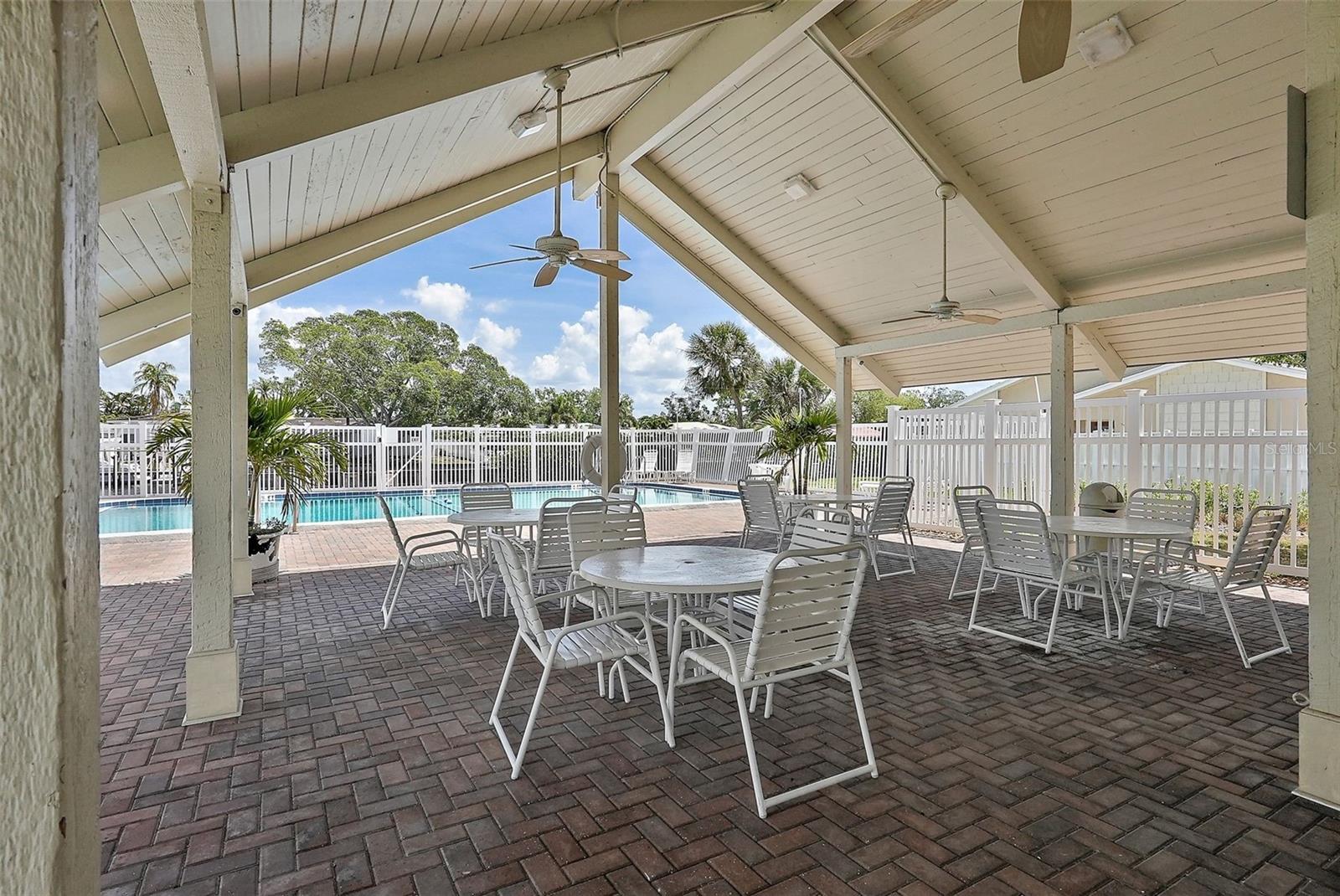 6490 CAPE HATTERAS WAY NE #4, ST PETERSBURG, FL, 33702