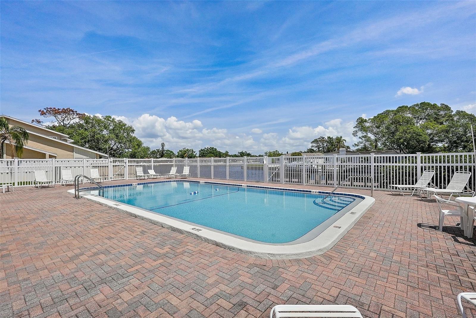 6490 CAPE HATTERAS WAY NE #4, ST PETERSBURG, FL, 33702