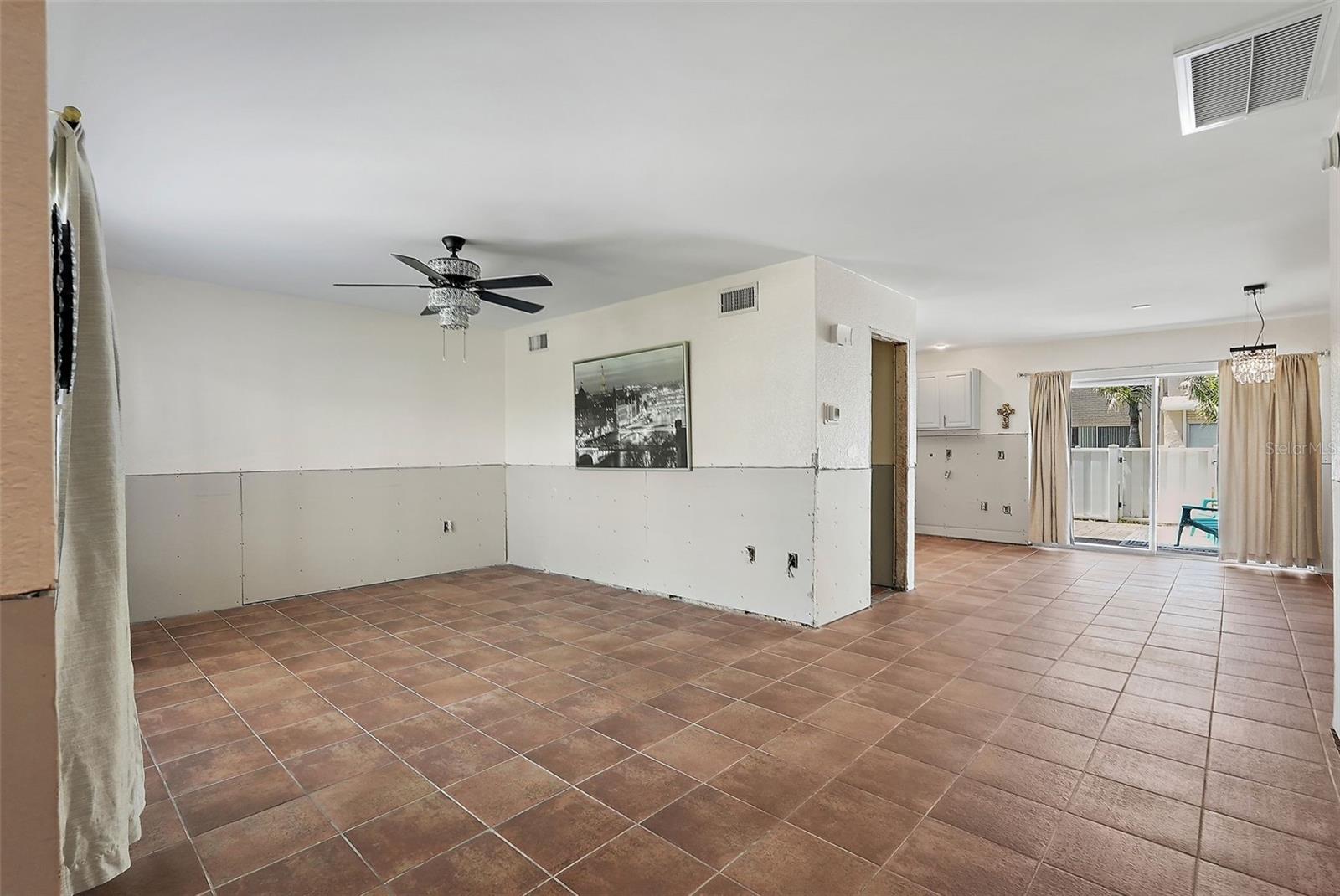 6490 CAPE HATTERAS WAY NE #4, ST PETERSBURG, FL, 33702