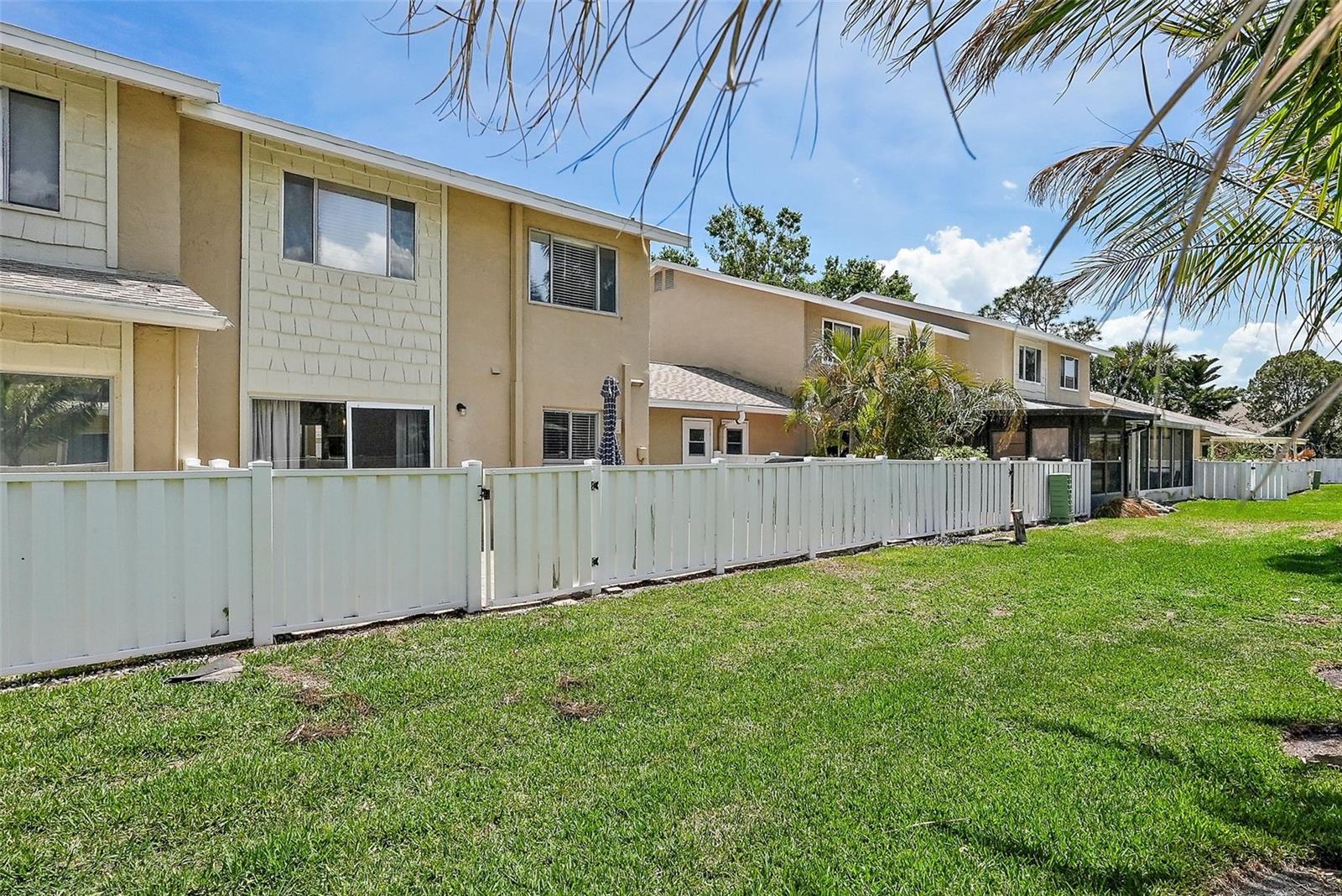 6490 CAPE HATTERAS WAY NE #4, ST PETERSBURG, FL, 33702
