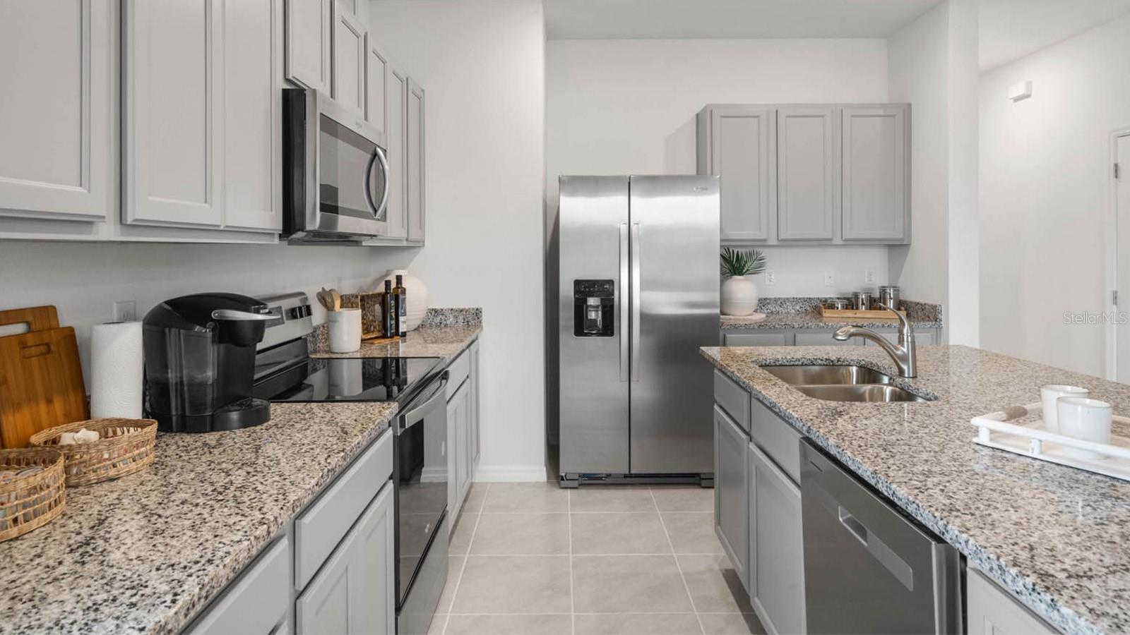 2096 MONTEVERDE AVE, DAVENPORT, FL, 33837