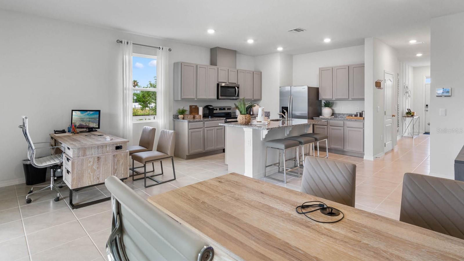 2096 MONTEVERDE AVE, DAVENPORT, FL, 33837
