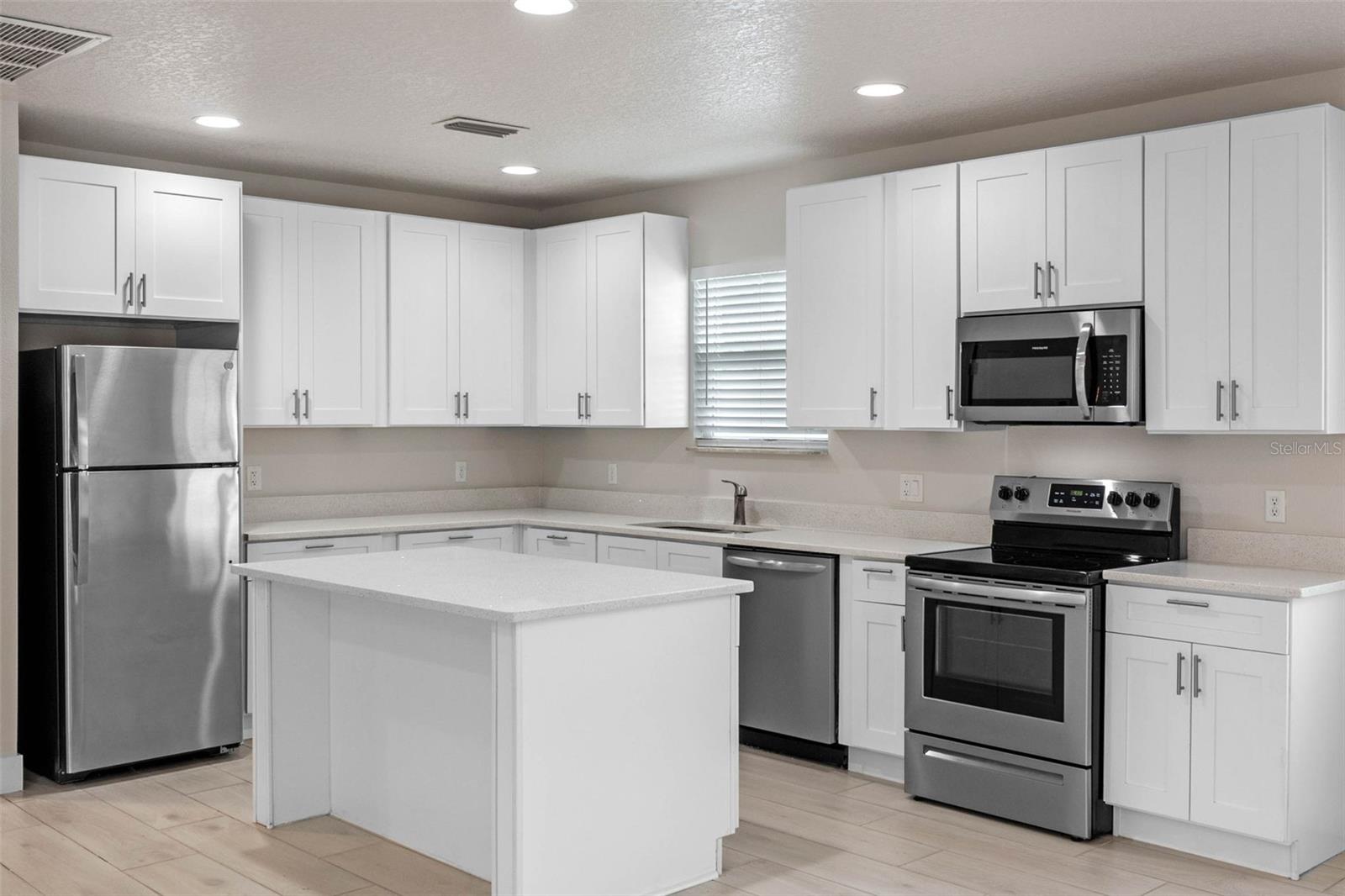 1440 LAKE SHORE DR, CASSELBERRY, FL, 32707