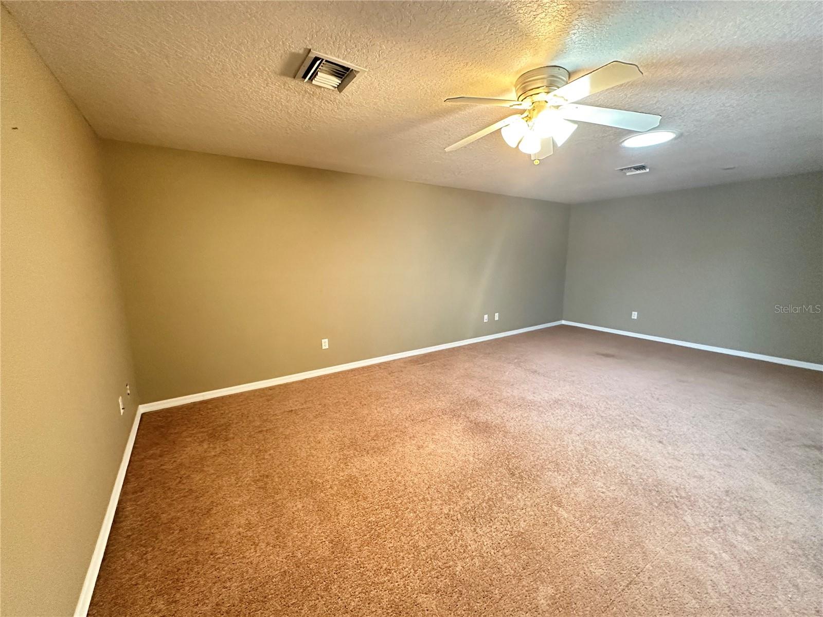 909 WILLOW DR, LEESBURG, FL, 34748