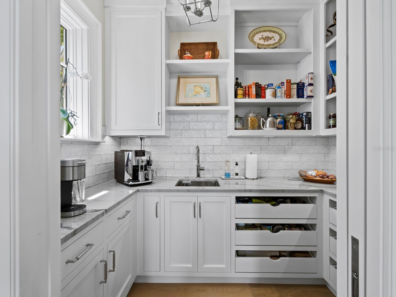 A4648030 Property Photo