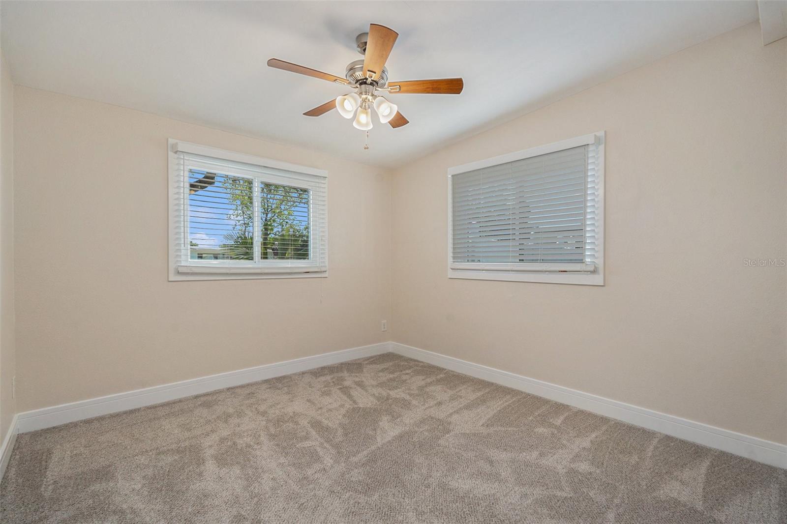 5700 BAY ST NE, ST PETERSBURG, FL, 33703