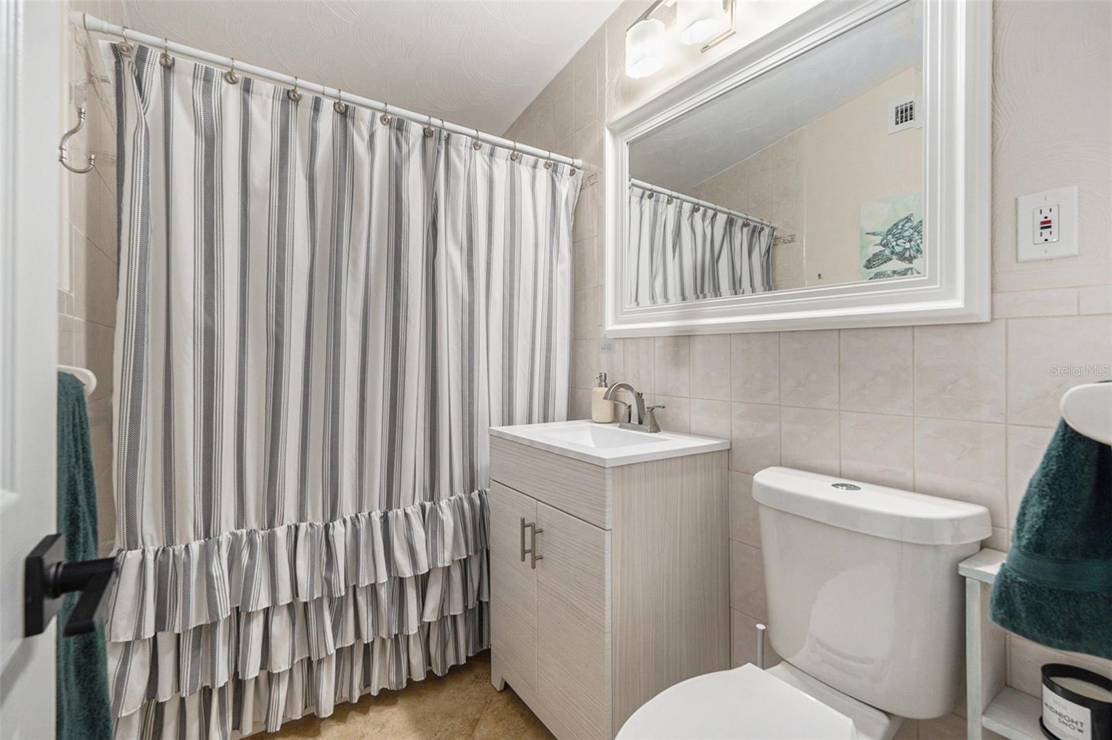 5700 BAY ST NE, ST PETERSBURG, FL, 33703