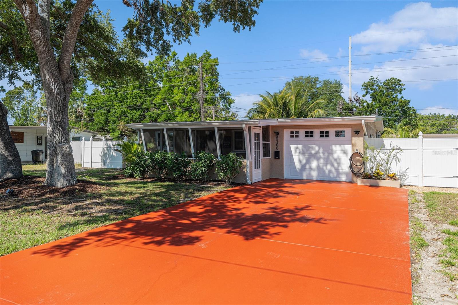 5700 BAY ST NE, ST PETERSBURG, FL, 33703