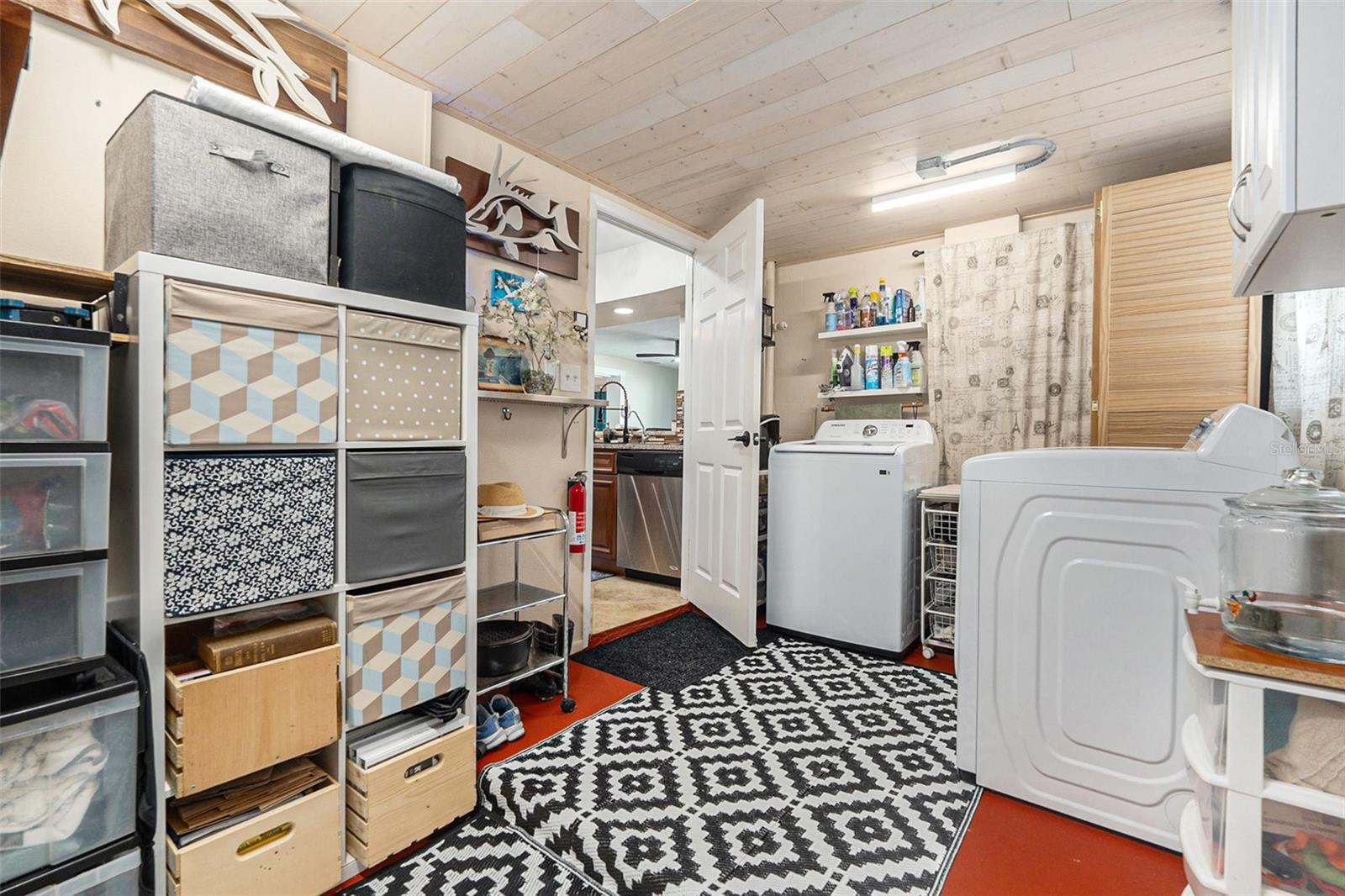 5700 BAY ST NE, ST PETERSBURG, FL, 33703