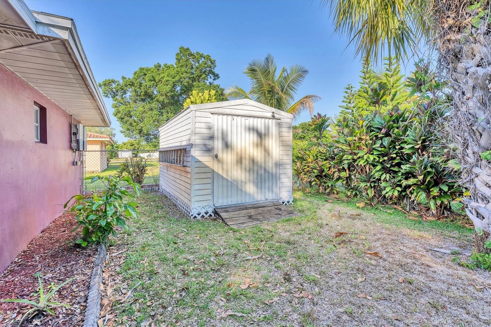 126 HIGHVIEW AVE, LEHIGH ACRES, FL, 33936