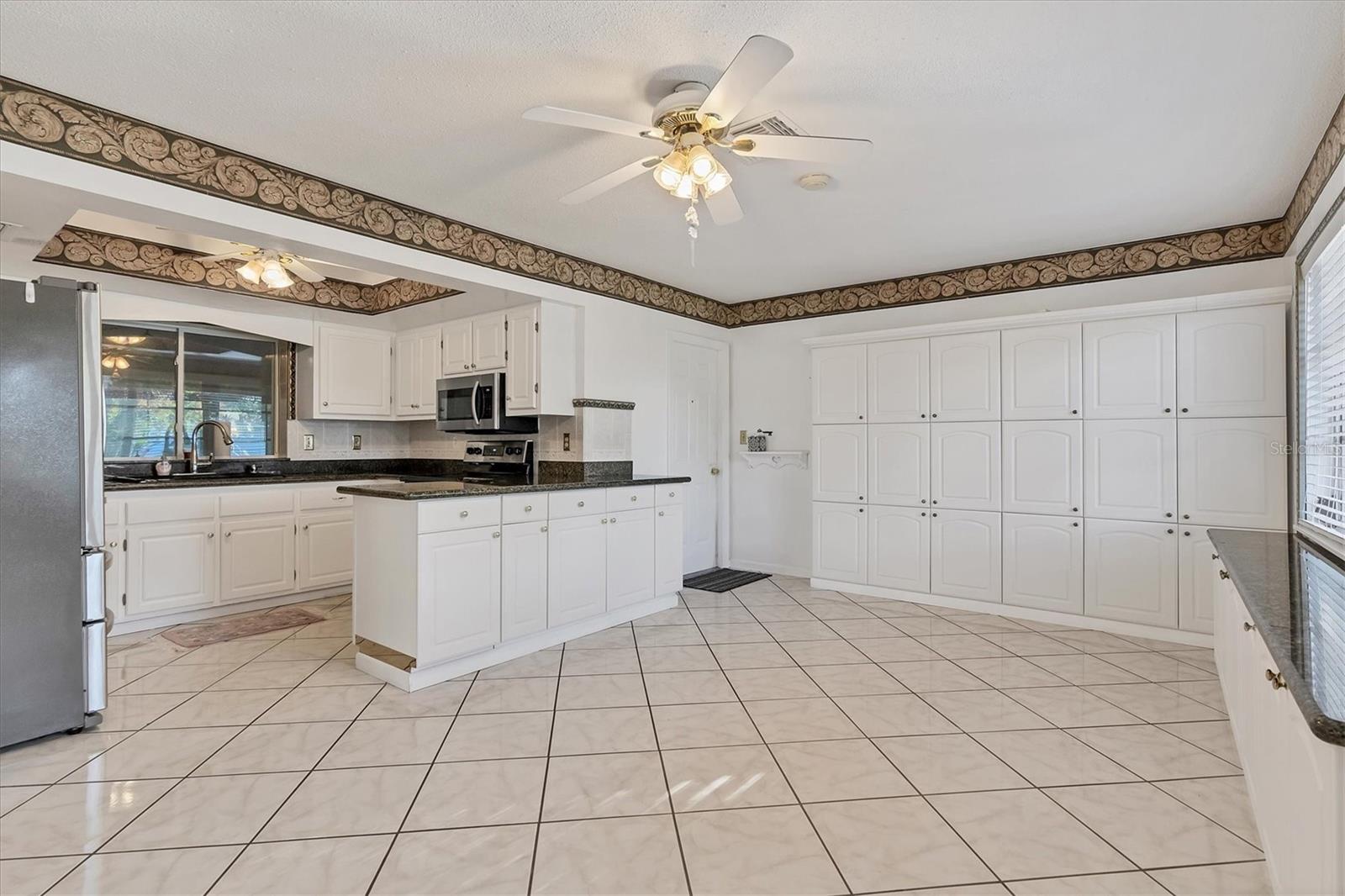 126 HIGHVIEW AVE, LEHIGH ACRES, FL, 33936