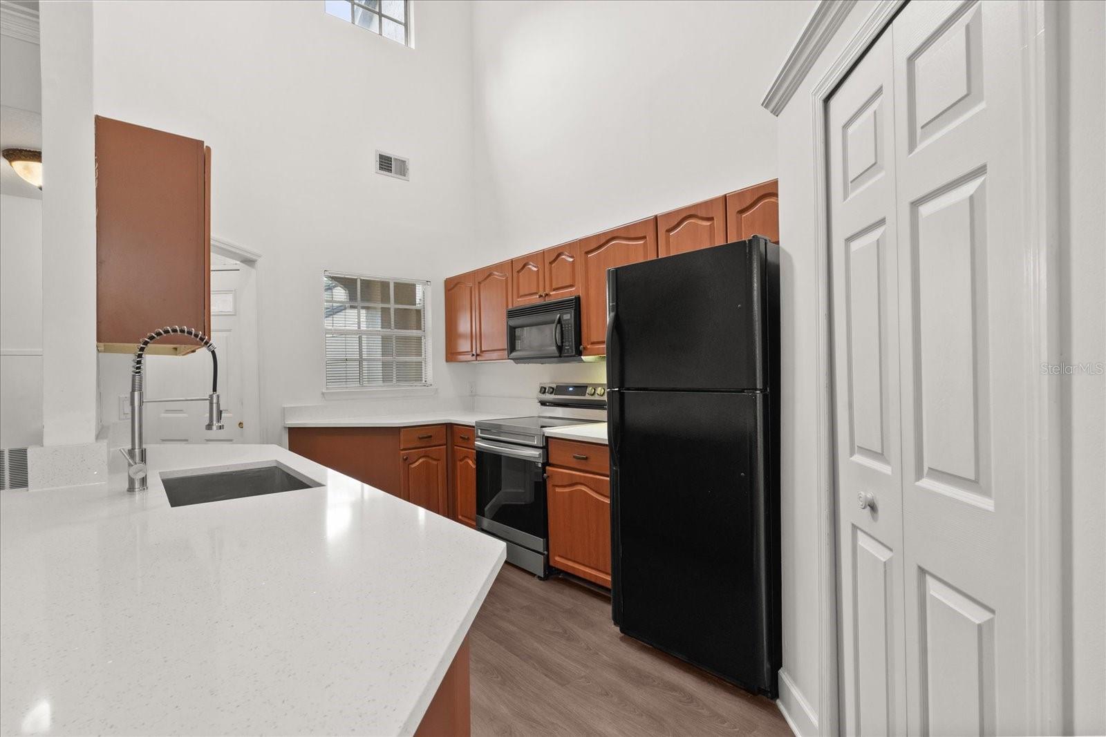 BARCLAY PLACE A CONDO, LAKE MARY, FL, 32746