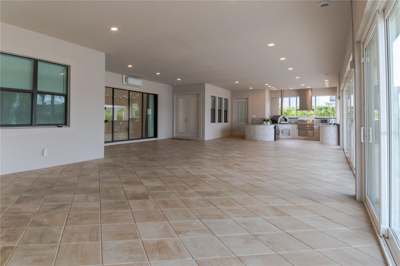 O6297797 Property Photo