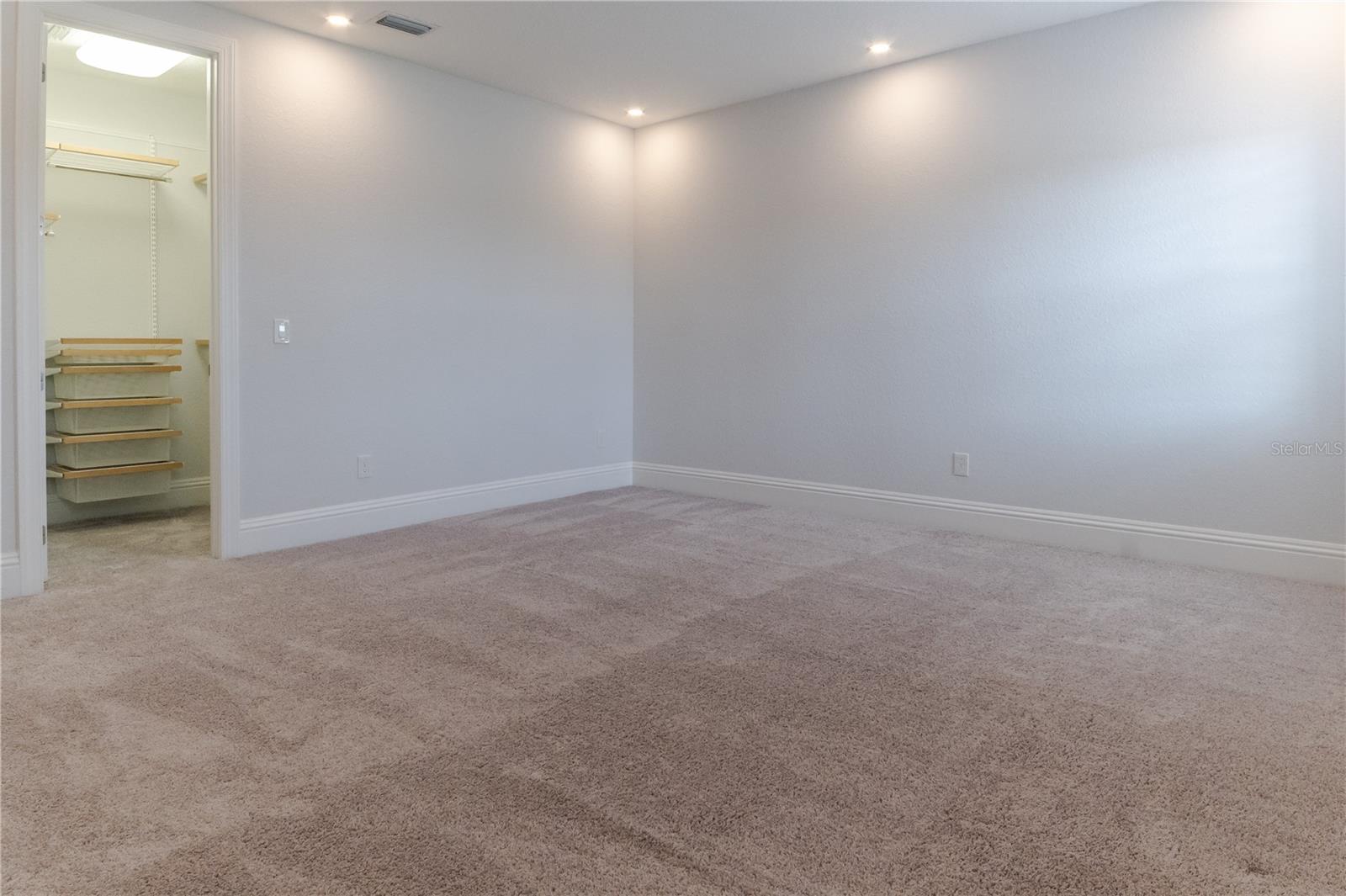 O6297797 Property Photo