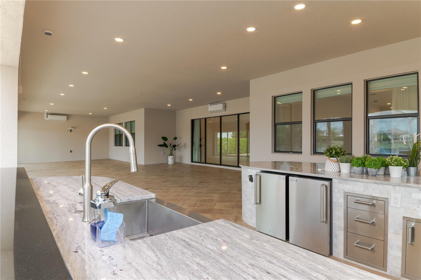 O6297797 Property Photo