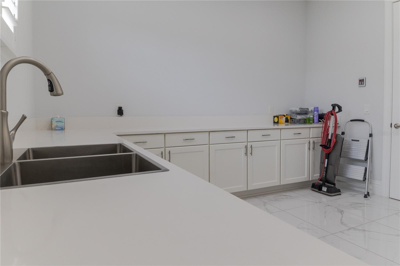 O6297797 Property Photo