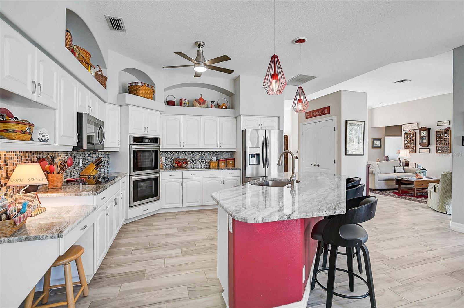 A4648076 Property Photo