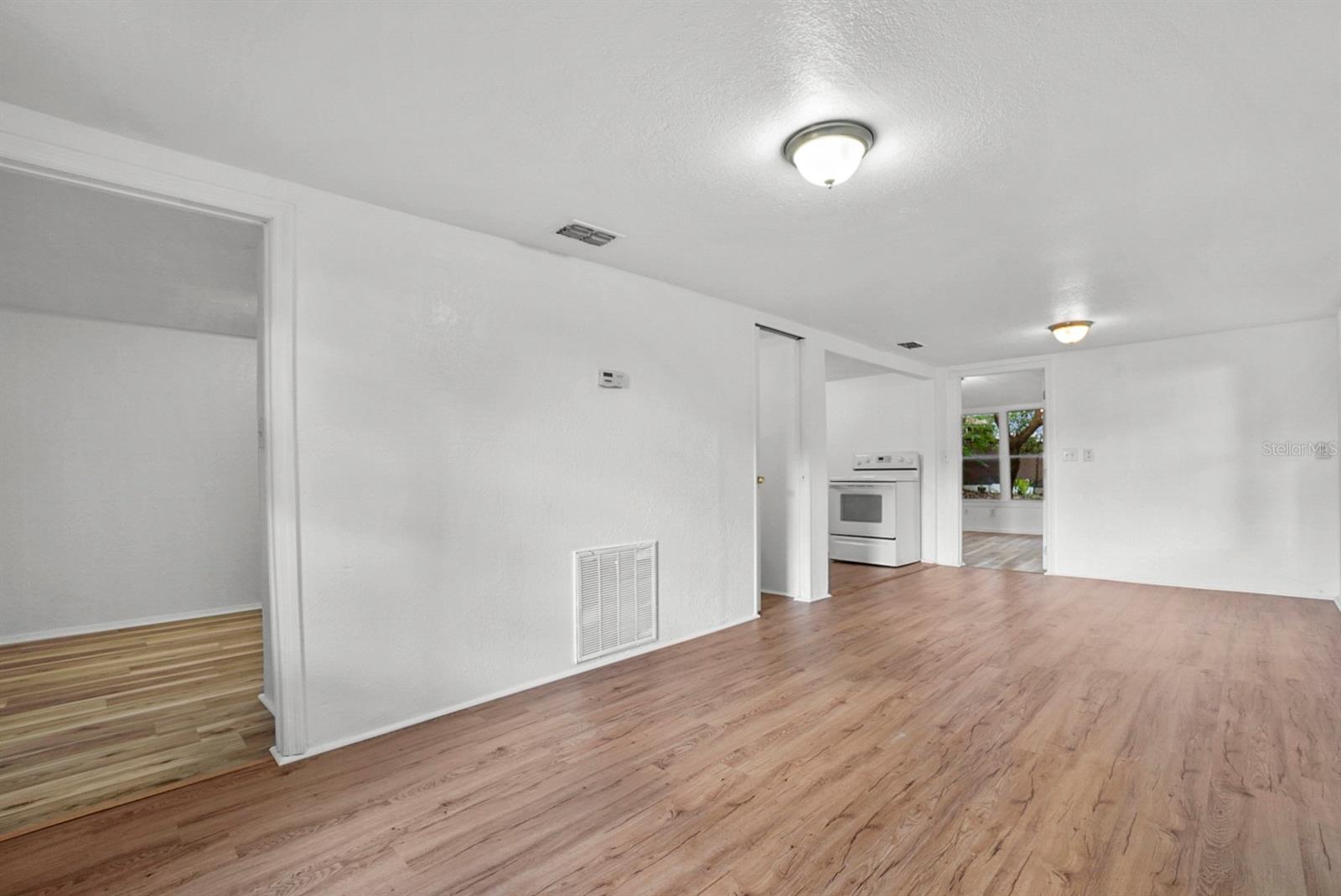 935 NE SANCHEZ AVE, OCALA, FL, 34470