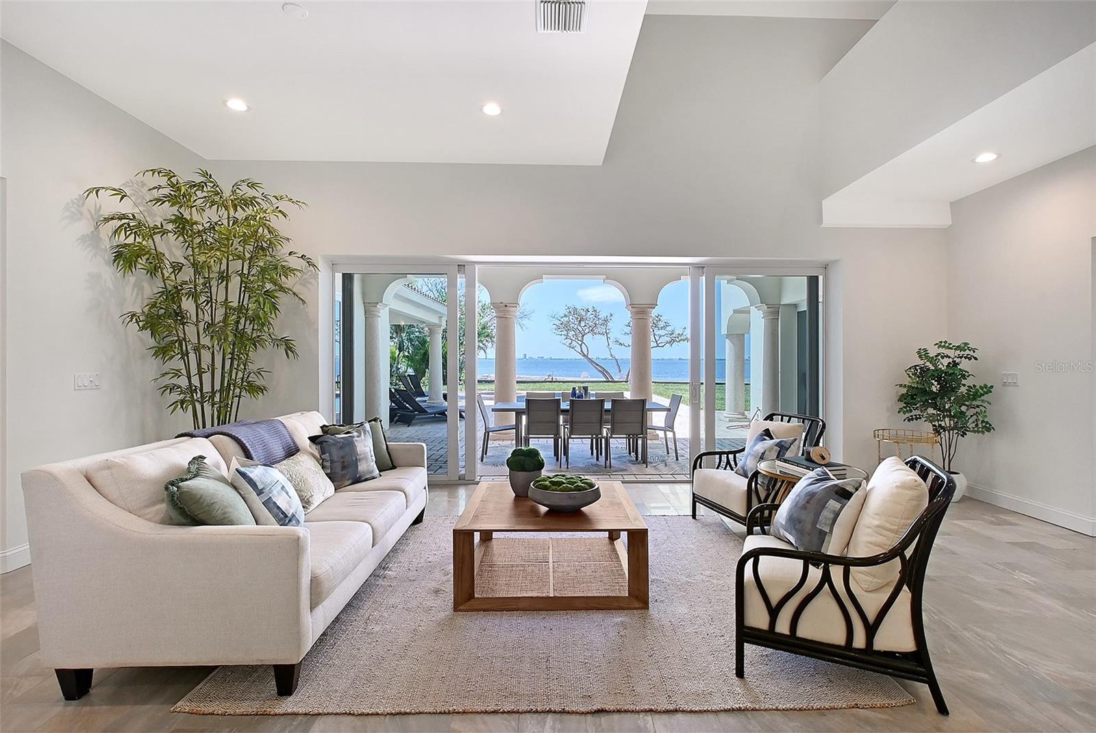 404 S SHORE DR, SARASOTA, FL, 34234