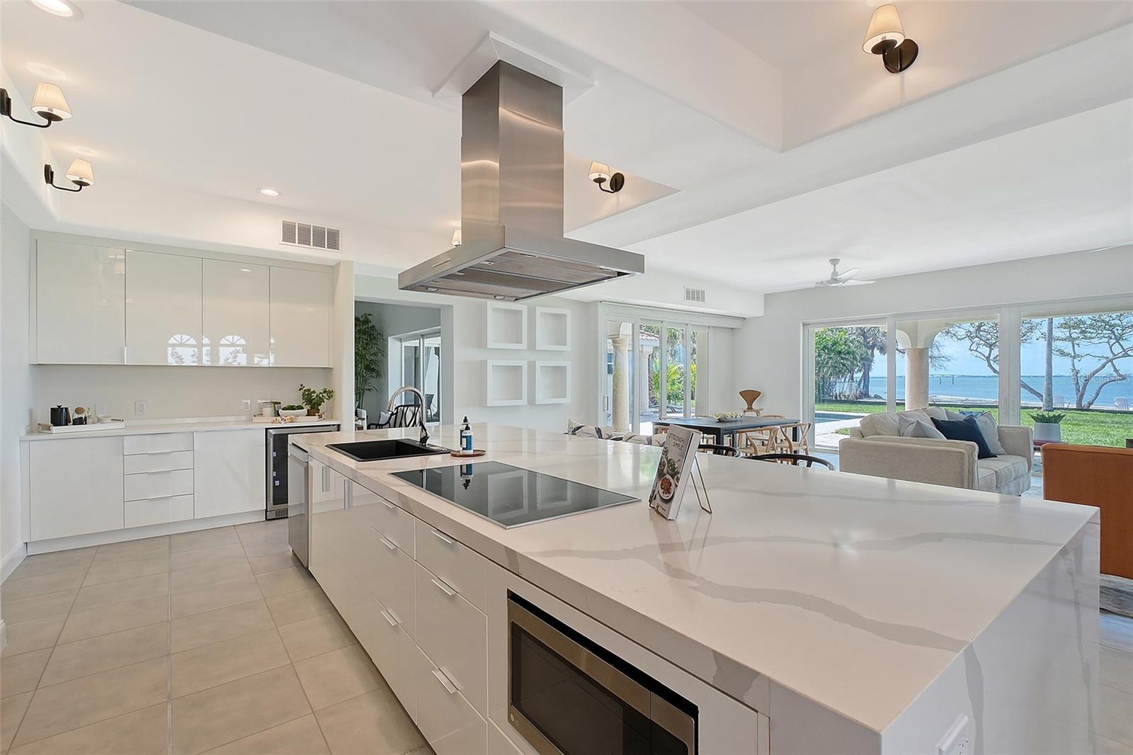 404 S SHORE DR, SARASOTA, FL, 34234