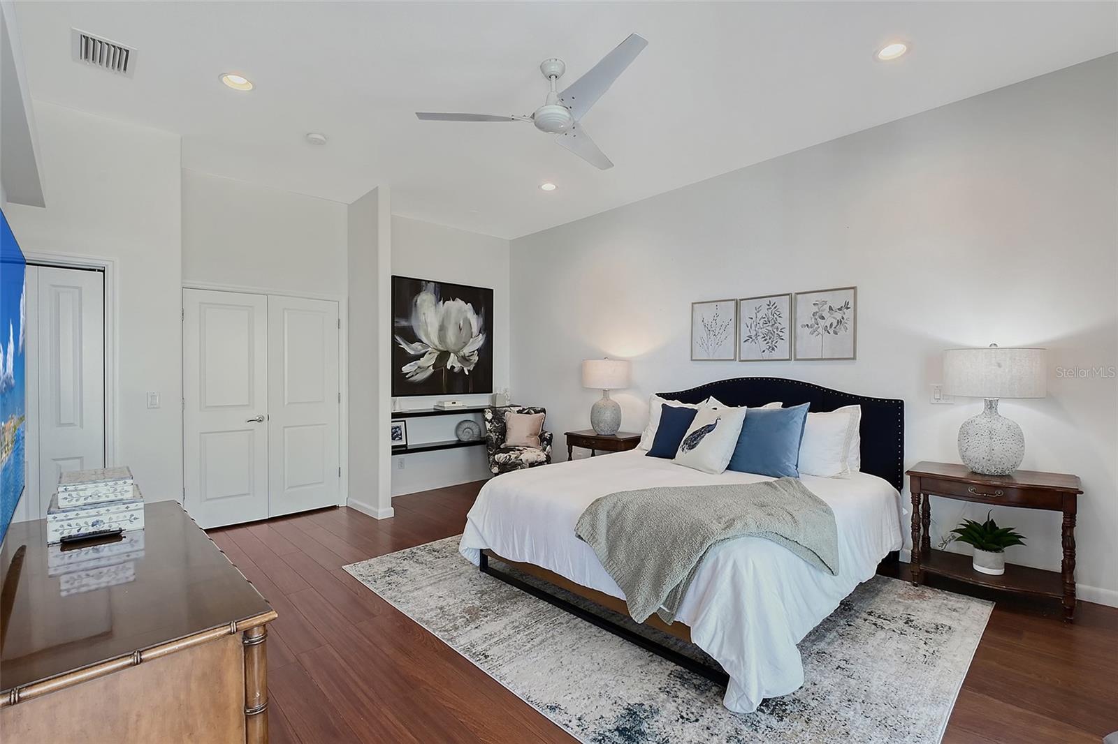 404 S SHORE DR, SARASOTA, FL, 34234