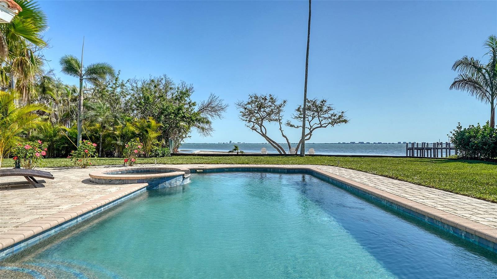 404 S SHORE DR, SARASOTA, FL, 34234