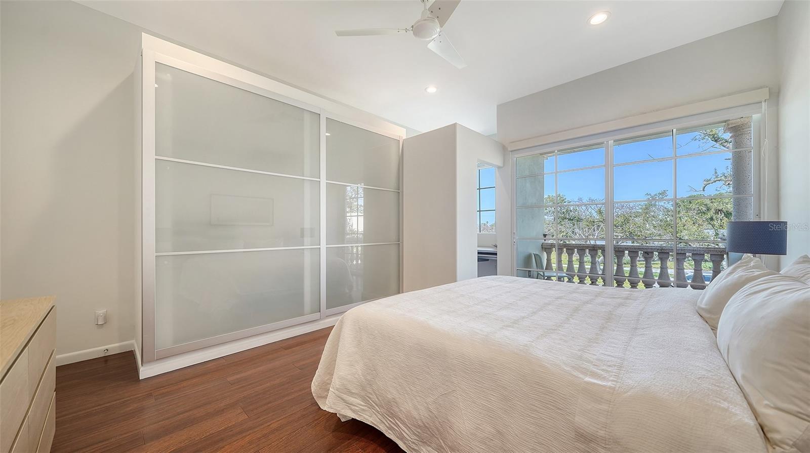 404 S SHORE DR, SARASOTA, FL, 34234